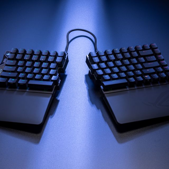 ROG Falcata分離式無線電競鍵盤於Best Choice Award 2025獲「最佳產品類別獎」。
